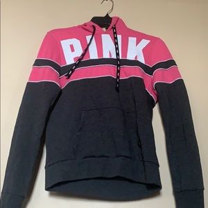 I’m selling a vs pink sweater
